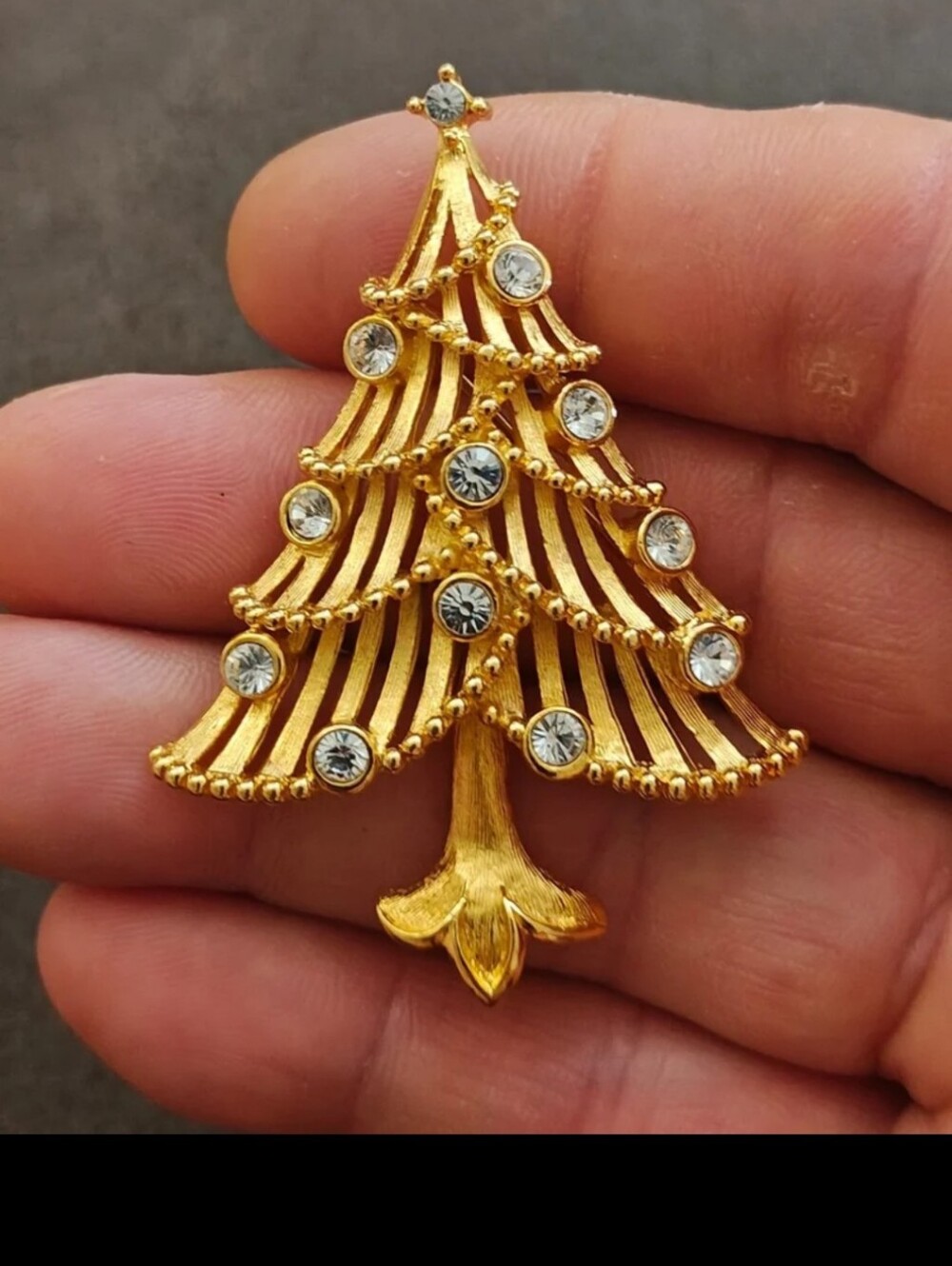 1960s/70s Gold Tone Four-tier Open Slat Christmas Tree With Rhinestones Brooch.